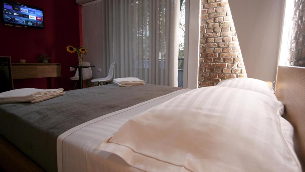 Koni'S Studio Apartments Tiran Dış mekan fotoğraf
