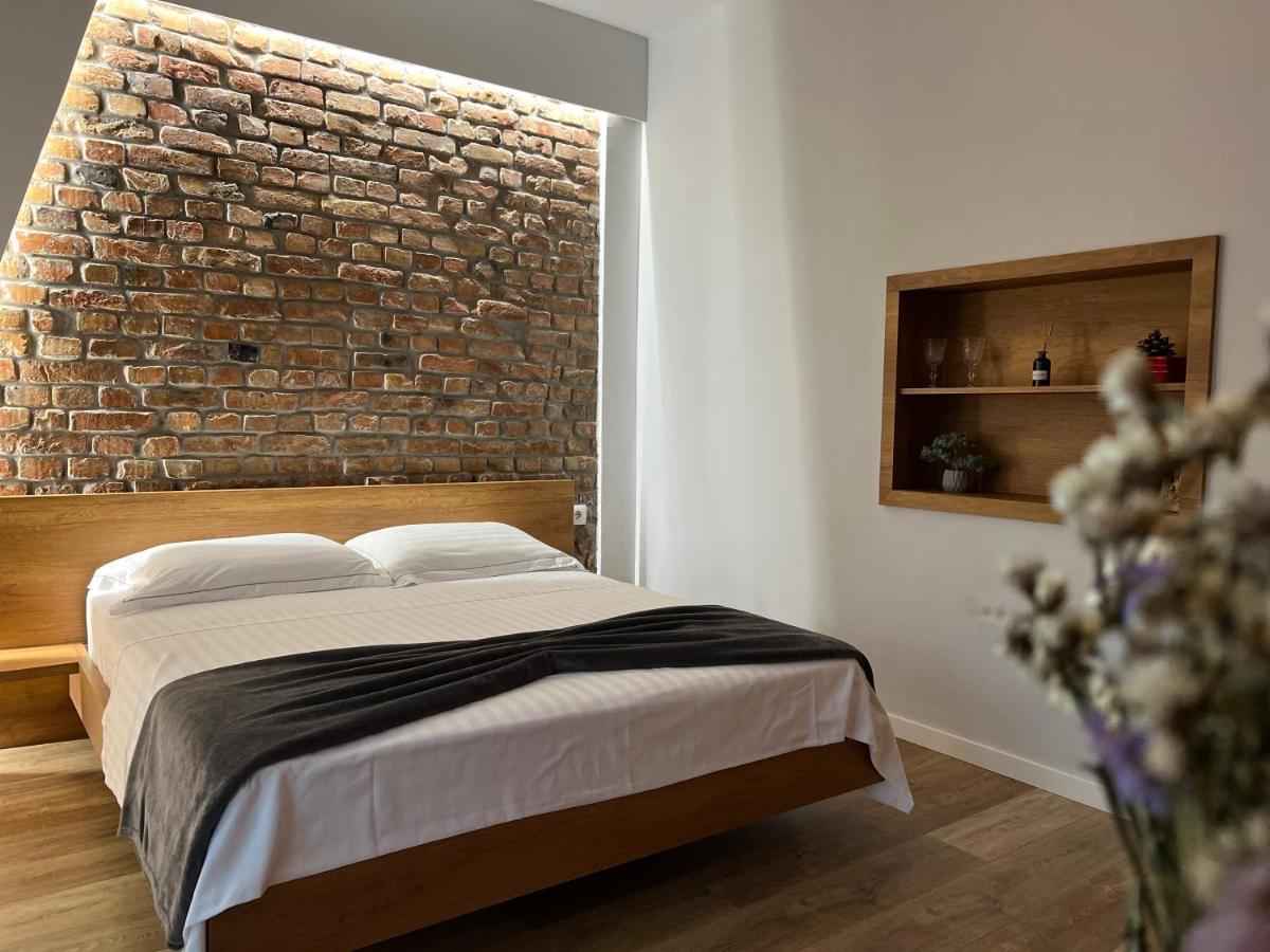 Koni'S Studio Apartments Tiran Dış mekan fotoğraf